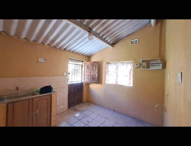2 BEDROOM PROPERTY TO RENT IN UMLAZI J